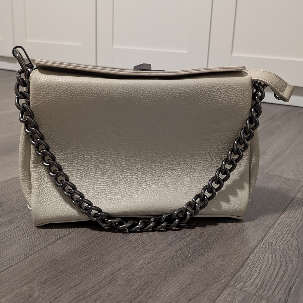 Chic Cream Chain Shoulder Bag